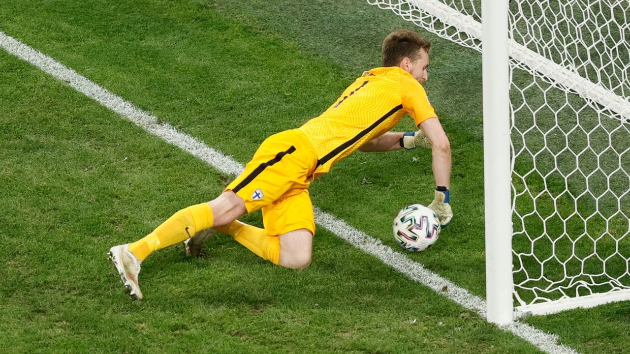 Tragischer Held im finnischen Tor: Leverkusen-Keeper Lukas Hradecky.