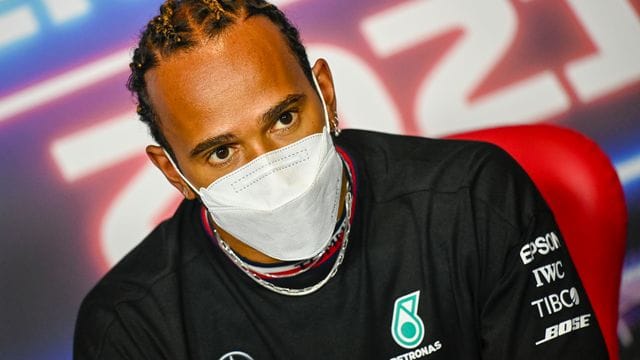 Verhandelt mit Mercedes noch um eine Vertragsverlängerung: Weltmeister Lewis Hamilton.