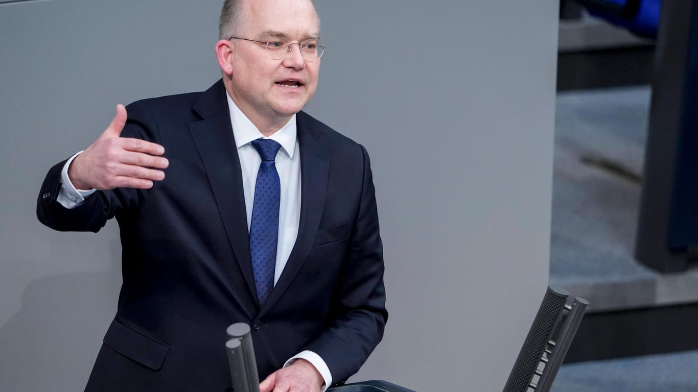 Sebastian Brehm (CSU) spricht im Bundestag (Archivbild).