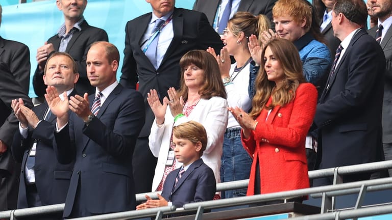 George war mit seinen Eltern im Stadion.