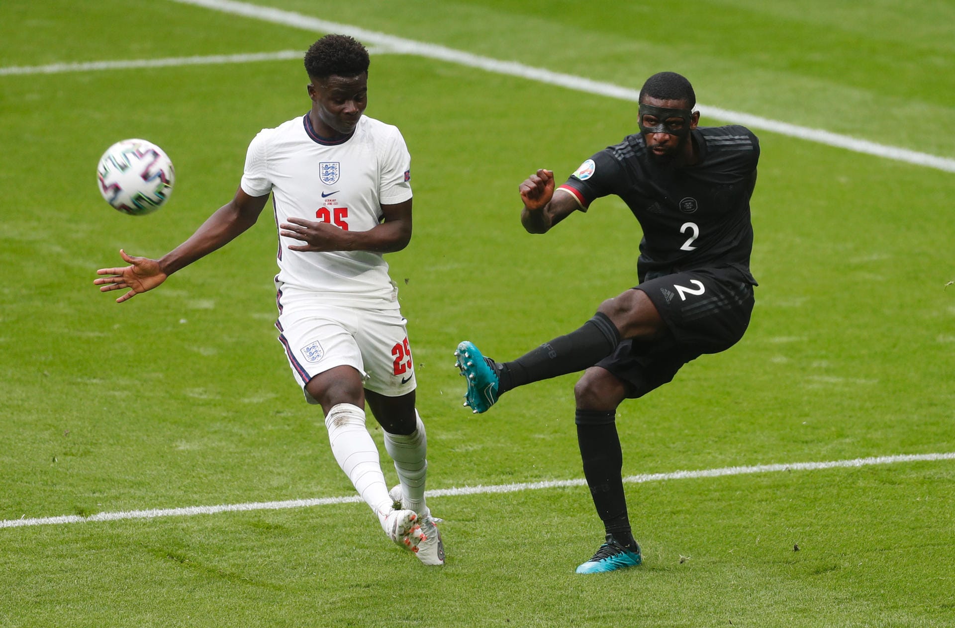 Antonio Rüdiger: Beschwerte sich nach einer guten Viertelstunde bei Toni Kroos über zu wenig Anspielmöglichkeiten. Half ihm wenige Sekunden später aber wieder kollegial auf die Beine. Sein erster Offensivlauf missglückte (23.), sonst mit wenigen Akzenten. Note 4