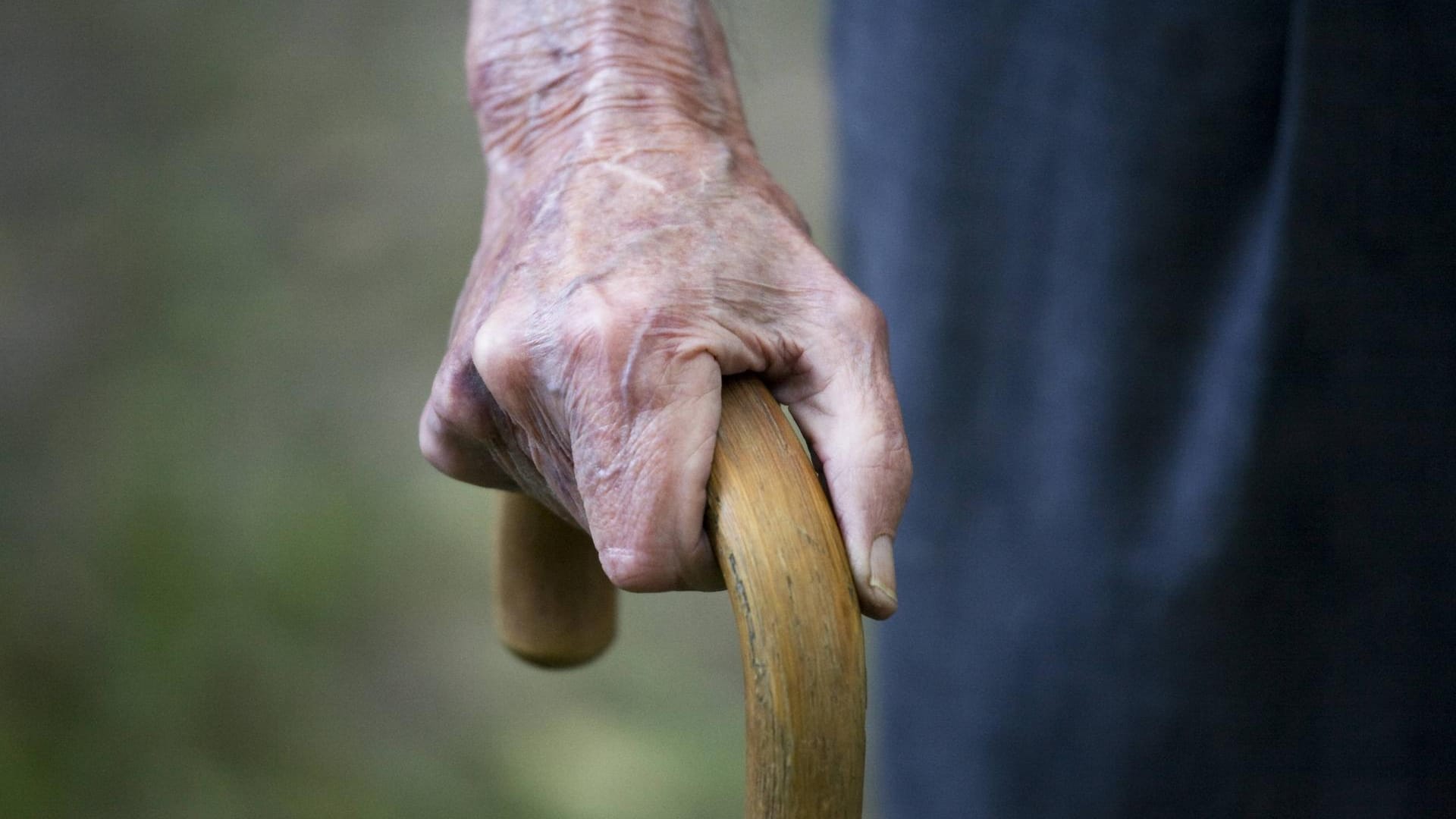 Sozialleistungsquote auf Rekordhoch: Neben der Corona-Pandemie wird in den kommenden Jahren auch die Alterung der Gesellschaft die Sozialausgaben stärker treiben.