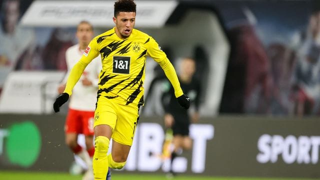 Dortmunds Jadon Sancho kehrt in die englische Heimat zurück und geht künftig für Manchester United auf Torejagd. Dortmunds Jadon Sancho kehrt in die englische Heimat zurück und geht künftig für Manchester United auf Torejagd.