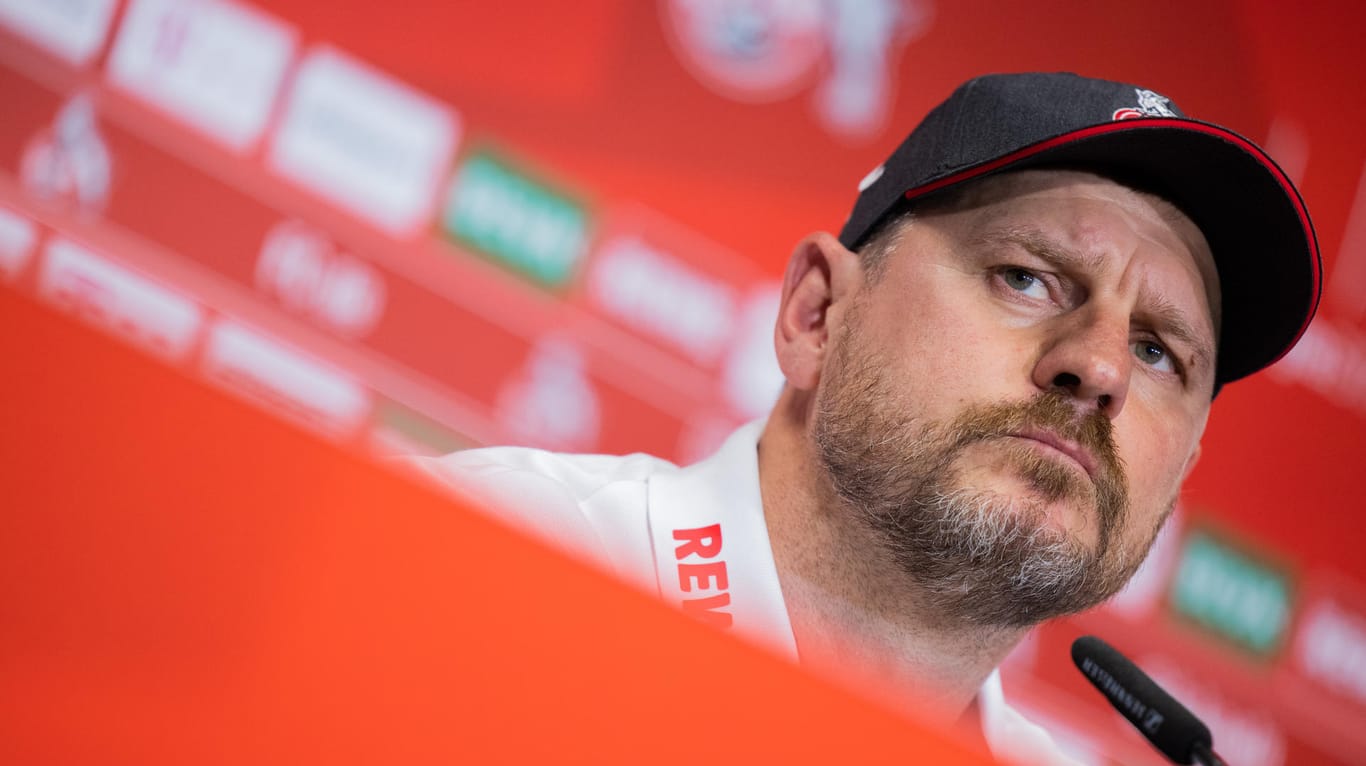 Steffen Baumgart bei der Pressekonferenz: Der Trainer will beim 1. FC Köln die Offensive etablieren.