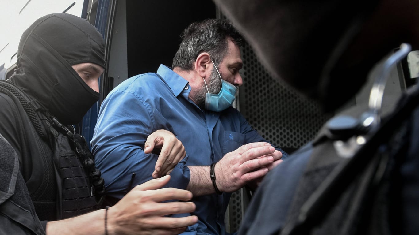 Das führende Mitglied der Goldenen Morgenröte, Ioannis Lagos, wird aus Belgien ausgeliefert (Archivbild): Nun ist auch der Vize-Chef der rechtsextremen Partei verhaftet worden.