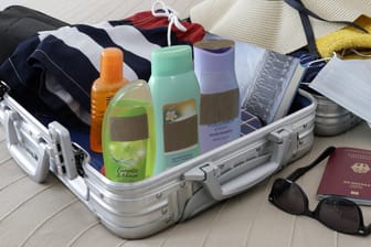 Kosmetik Urlaub Kofferpacken