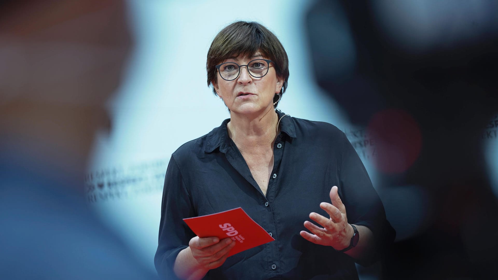 Saskia Esken (Archivbild): Die Vorsitzende der SPD fordert ein Recht darauf, mindestens 24 Tage im Jahr im Homeoffice arbeiten zu können. Saskia Esken (Archivbild): Die Vorsitzende der SPD fordert ein Recht darauf, mindestens 24 Tage im Jahr im Homeoffice arbeiten zu können.