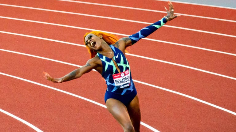 Sha'Carri Richardson bei den Trials: Die US-Amerikanerin präsentierte sich mit orangefarbenen Haaren und einem auffälligen Outfit.