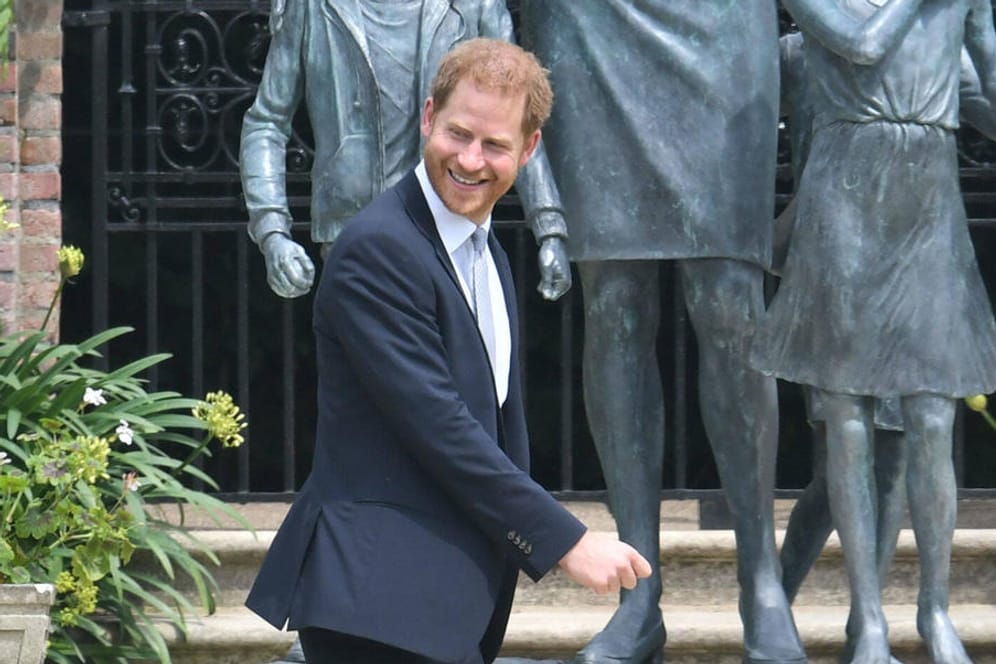 Prinz Harry: Er soll kurz nach der Enthüllung der Diana-Statue wieder gefahren sein.