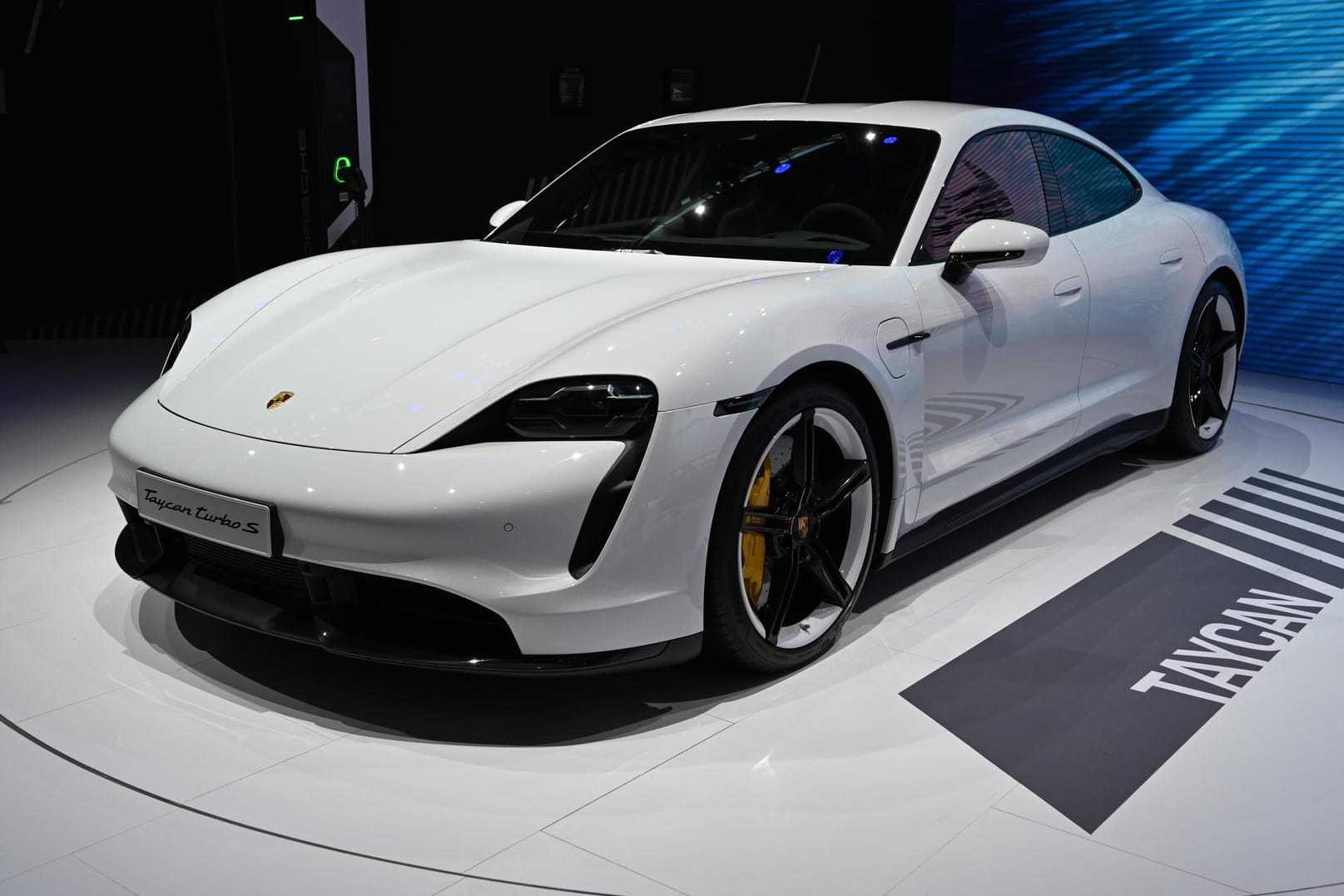Porsche Taycan: Aufgrund eines Softwarefehlers kann der Antrieb des E-Wagens plötzlich versagen.