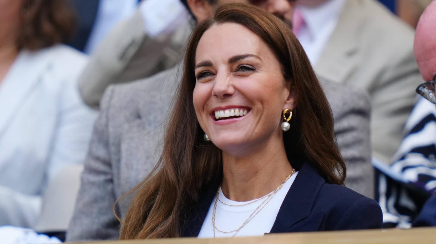 Wimbledon 2021: Herzogin Kate auf der Tribüne während des Tennisturniers. Wimbledon 2021: Herzogin Kate auf der Tribüne während des Tennisturniers.