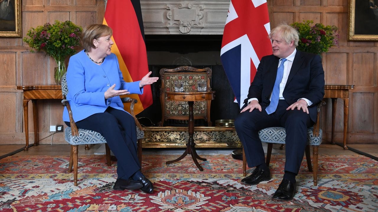Einreisebeschränkungen und Brexit-Streit mit der EU: Für Merkel standen keine leichten Themen bei ihrem Treffen mit Johnson auf dem Programm.