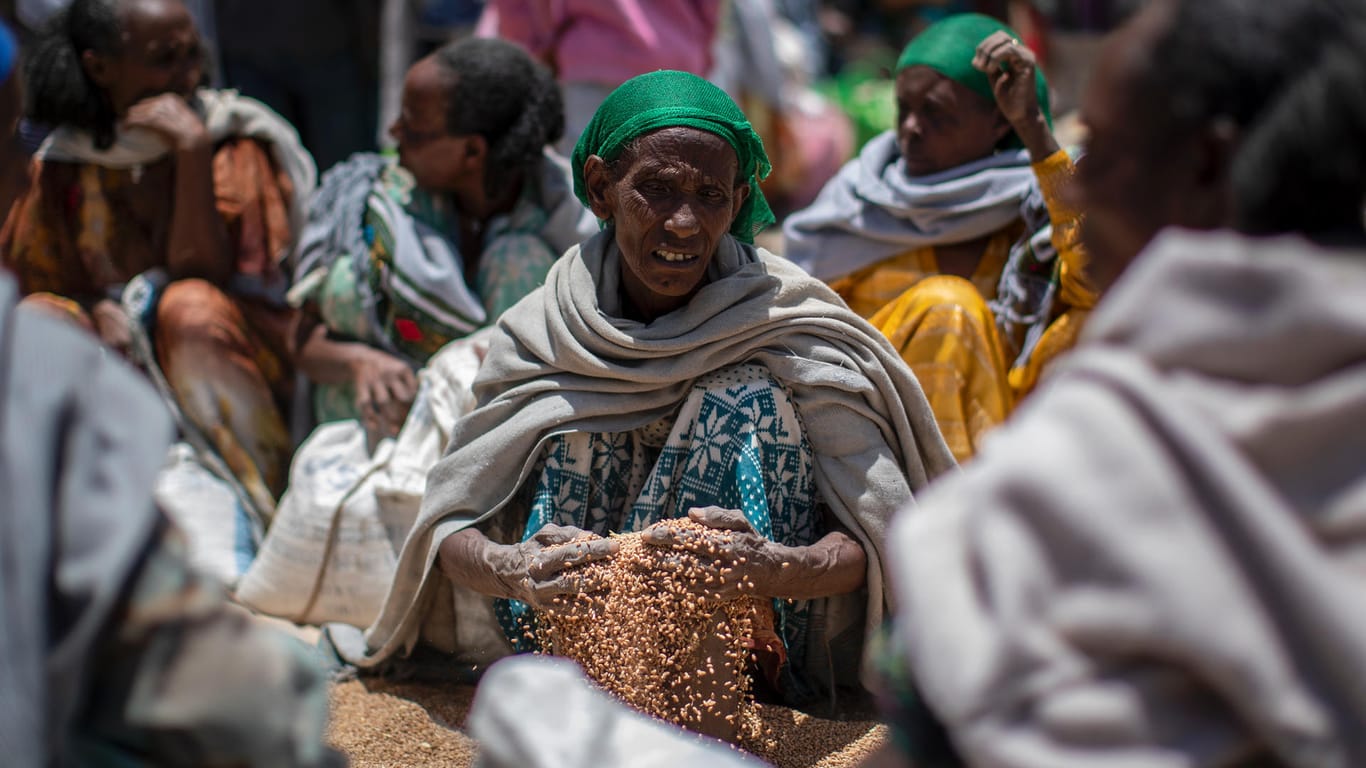 Frau in Tigray: 400.000 Menschen sind derzeit von akutem Hunger betroffen.