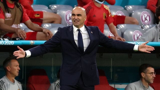 Will nicht vorschnell über seine Zukunft entscheiden: Roberto Martinez.