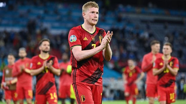 Abschied von der EM: Kevin De Bruyne verabschiedet sich in München von den belgischen Fans.