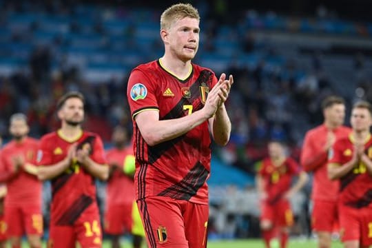 Abschied von der EM: Kevin De Bruyne verabschiedet sich in München von den belgischen Fans.