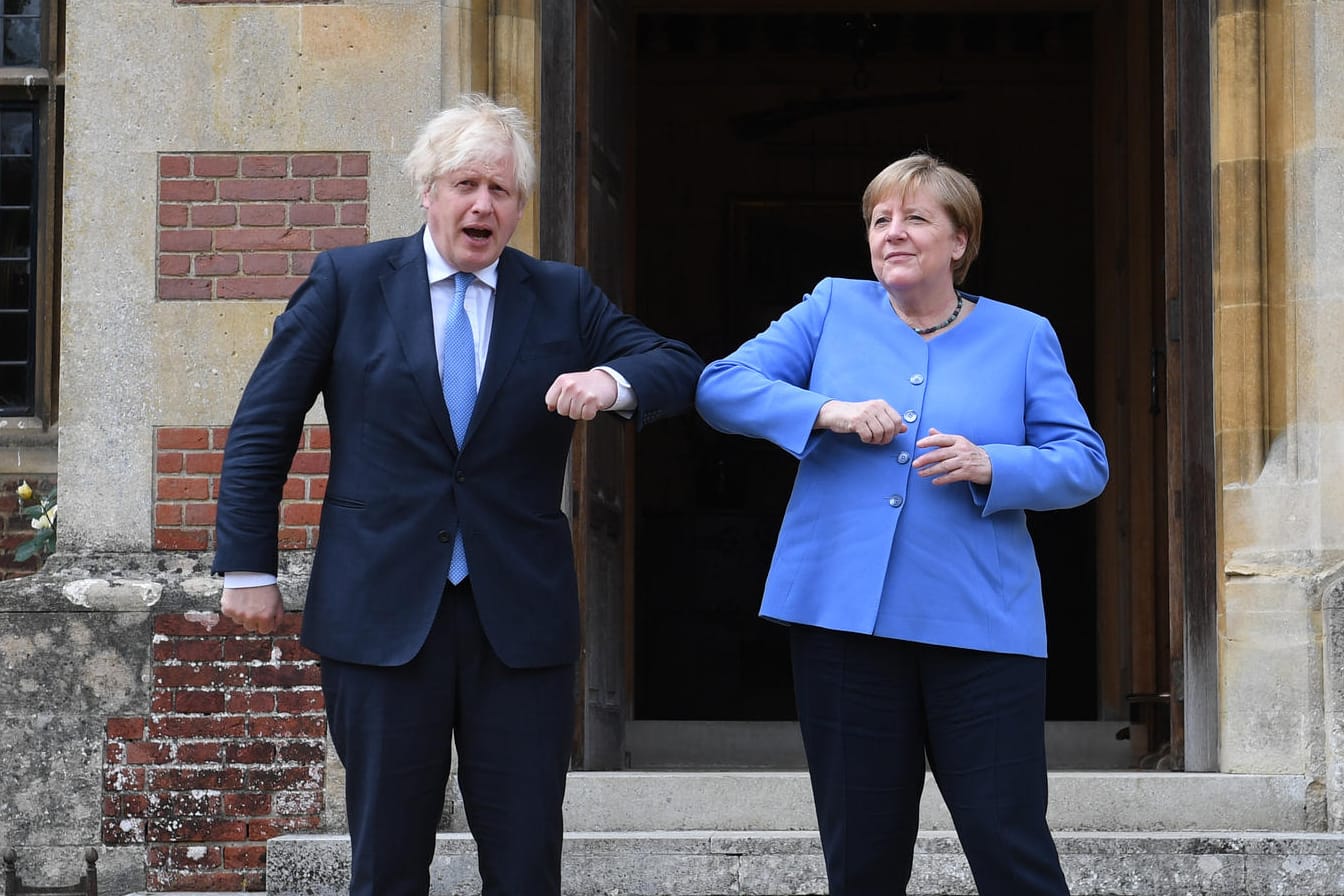 Kanzlerin Merkel, Premier Johnson: Menschen können eben sehr verschieden sein.