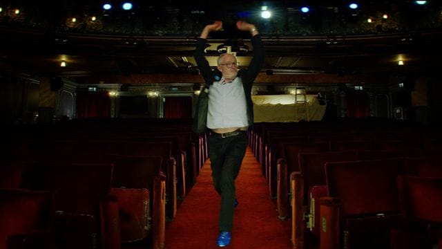 Schauspieler Jim Broadbent in dem Video des britischen National Health Service (NHS). Schauspieler Jim Broadbent in dem Video des britischen National Health Service (NHS).