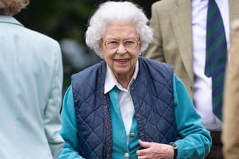 Queen Elizabeth II.: Bestens gelaunt trat sie am Samstag vor die Kameras.