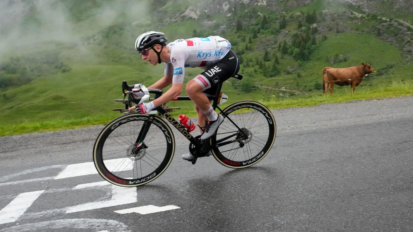 Die Führung übernommen: Tadej Pogacar auf der 8. Etappe der Tour de France.
