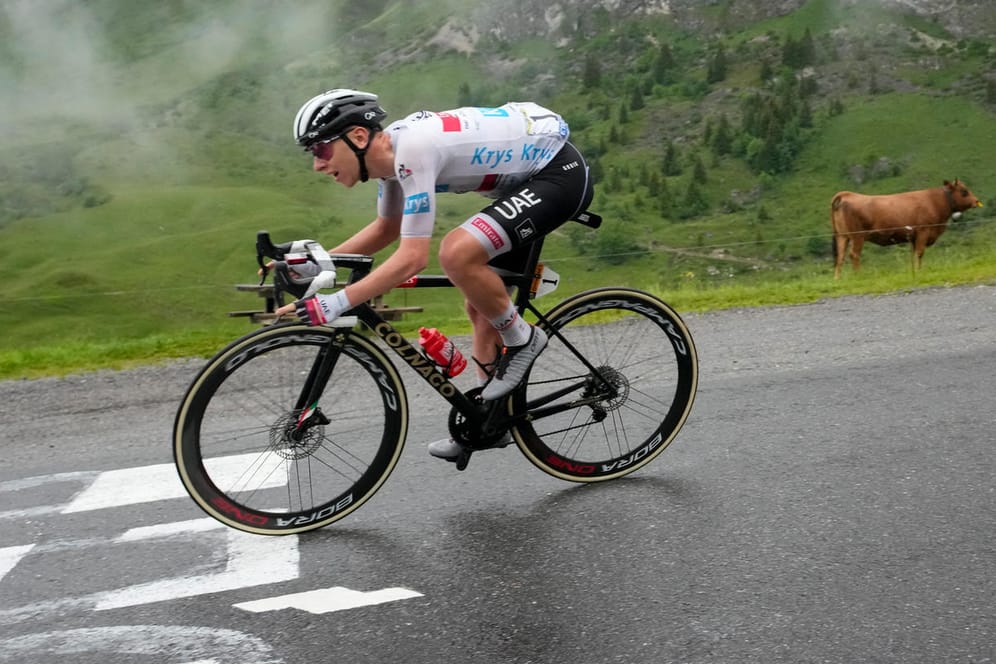 Die Führung übernommen: Tadej Pogacar auf der 8. Etappe der Tour de France.