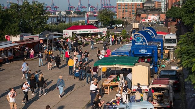 Hamburger Fischmarkt öffnet wieder