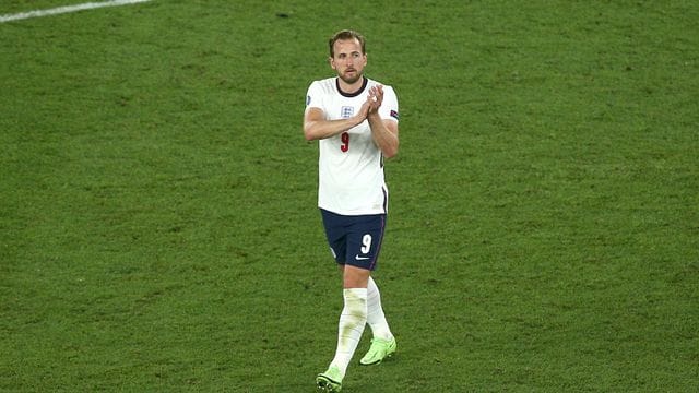 Die Engländer um Harry Kane gewannen ebenfalls zweimal in weiß.