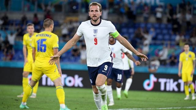 Englands Harry Kane bejubelt sein zweites Tor im Viertelfinale.