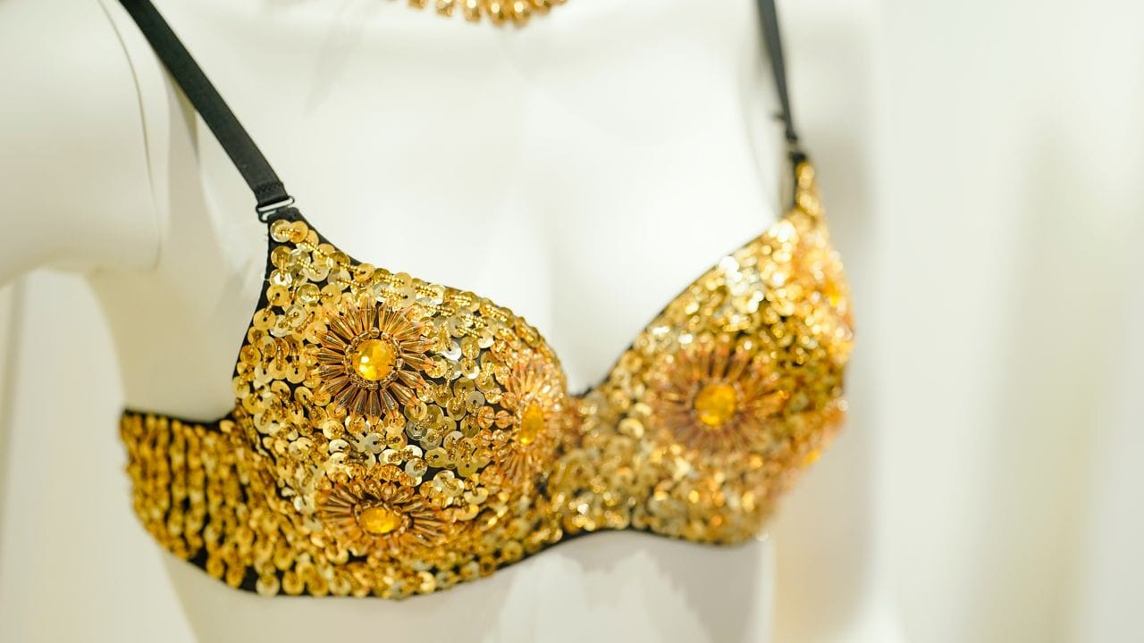 Das Oberteil eines Bikinis der brasilianischen Sängerin Carmen Miranda iim BikiniARTmuseum. Das Oberteil eines Bikinis der brasilianischen Sängerin Carmen Miranda iim BikiniARTmuseum.