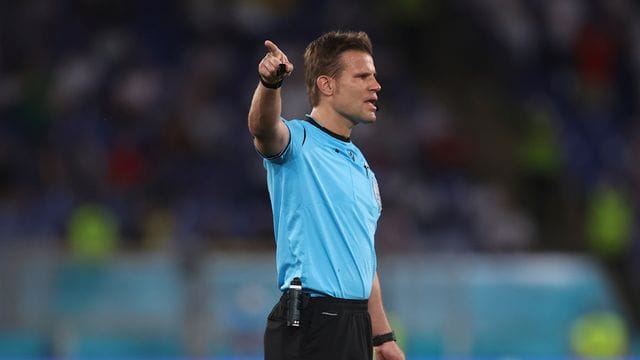 Schiedsrichter Felix Brych wird das Halbfinale zwischen Italien und Spanien leiten.