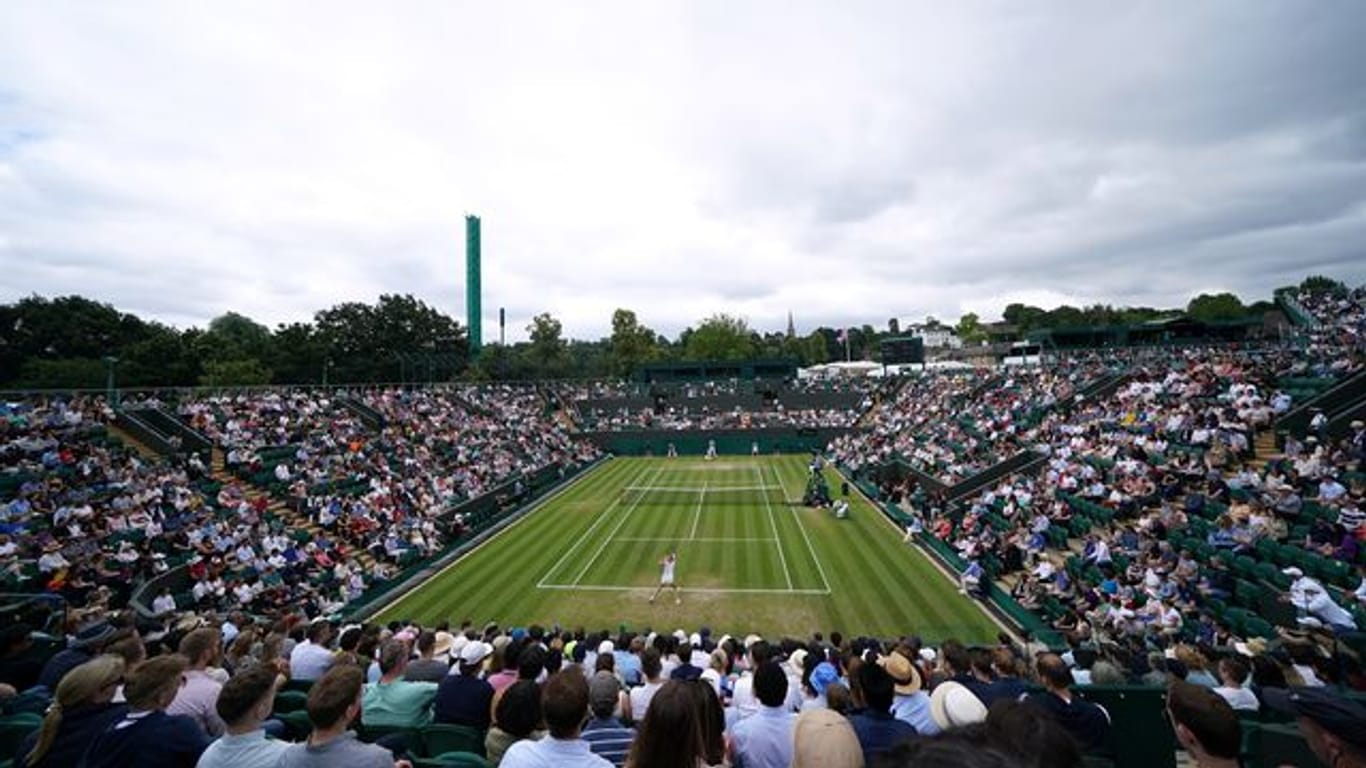 Ab dem Viertelfinale dürfen in Wimbledon wieder alle Zuschauerplätze auf dem Centre Court und dem Platz Nummer eins genutzt werden.
