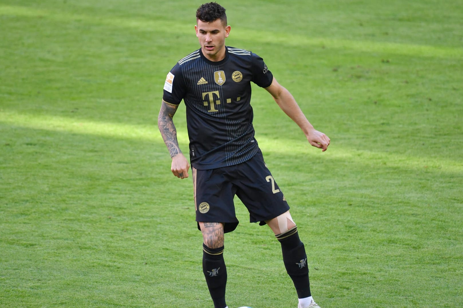 Lucas Hernández: Die OP des Weltmeisters ist laut dem FC Bayern gut verlaufen. Er wird allerdings noch einige Wochen ausfallen.