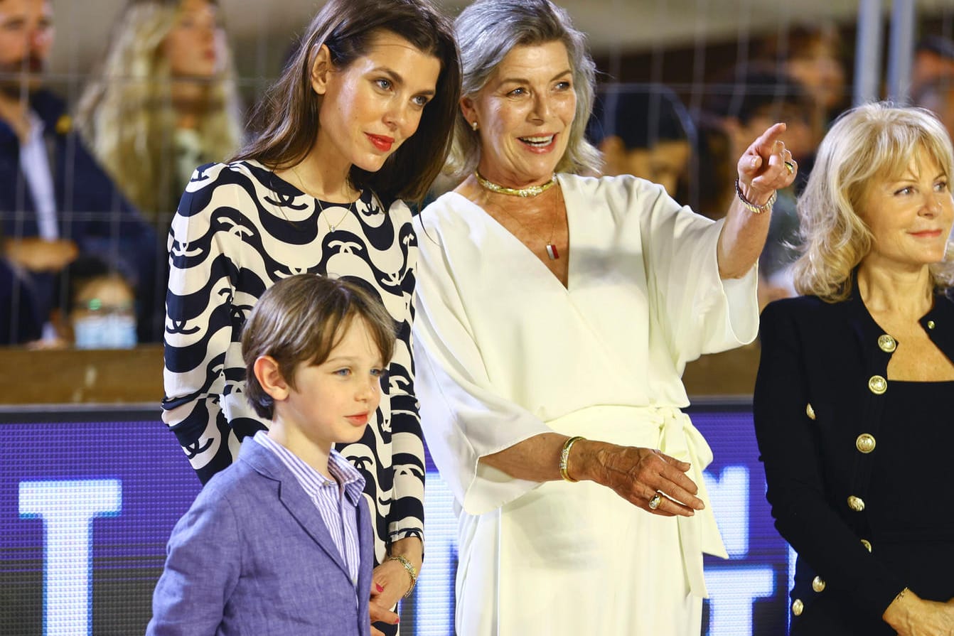 Raphael Elmaleh, Charlotte Casiraghi und Caroline von Hannover: Die drei besuchten am Wochenende ein Reitturnier.