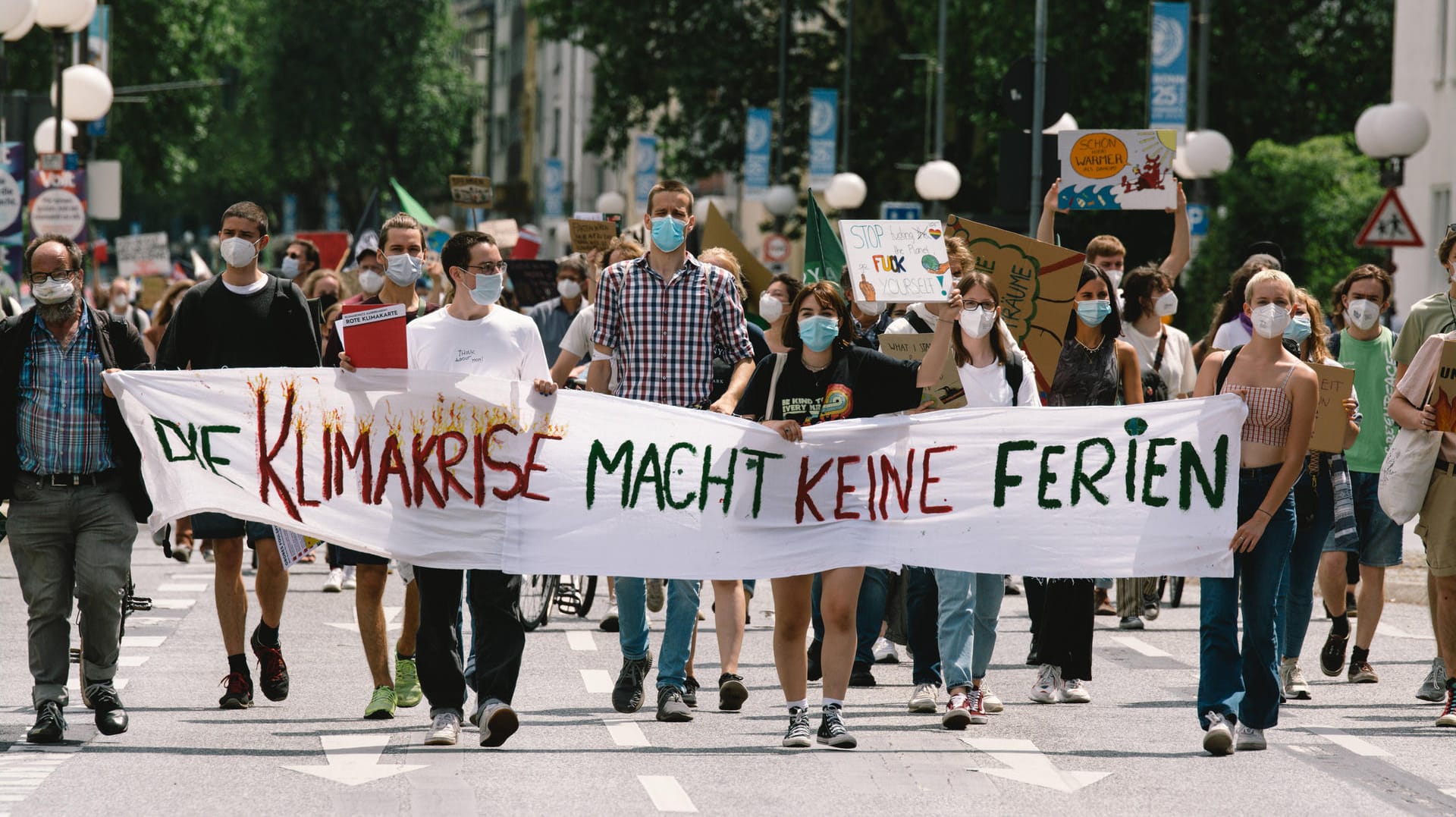 Fridays for Future-Protest in Bonn: Auch Mitglieder der Klimainitiative haben sich den Klagen angeschlossen.