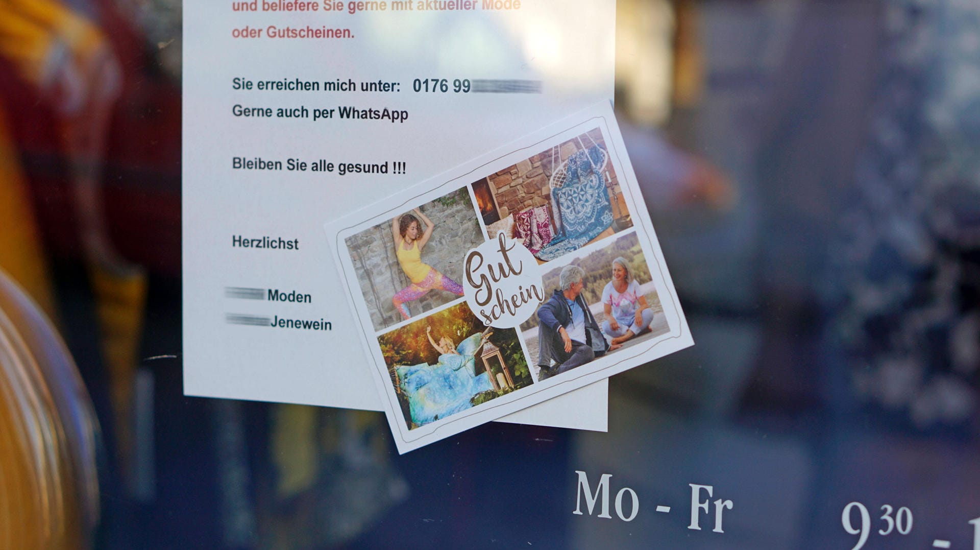In der Corona-Krise war im Einzelhandel Kreativität gefragt (Symbolbild). Der Handelsverband Deutschland (HDE) fordert nun Einkaufsgutscheine, um den Konsum anzukurbeln, doch es gibt Kritik. In der Corona-Krise war im Einzelhandel Kreativität gefragt (Symbolbild). Der Handelsverband Deutschland (HDE) fordert nun Einkaufsgutscheine, um den Konsum anzukurbeln, doch es gibt Kritik.