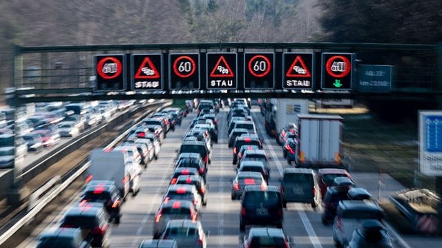 Stau auf der Autobahn Stau auf der Autobahn