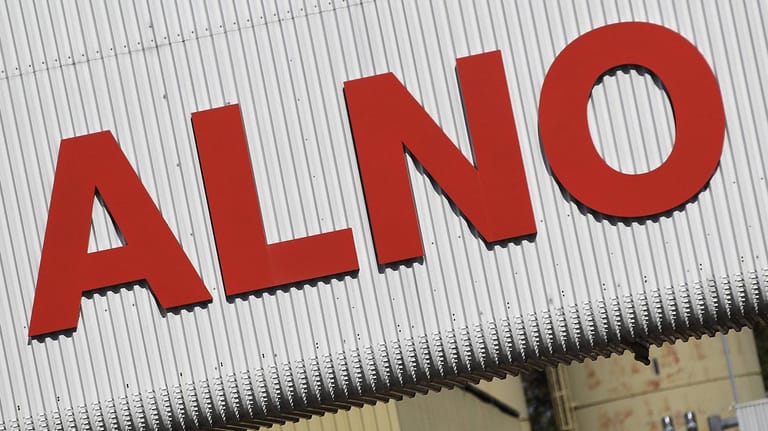 Alno-Logo auf dem Firmengelände in Pfullendorf (Symbolbild): Der Küchenbauer darf sich in Eigenregie sanieren.
