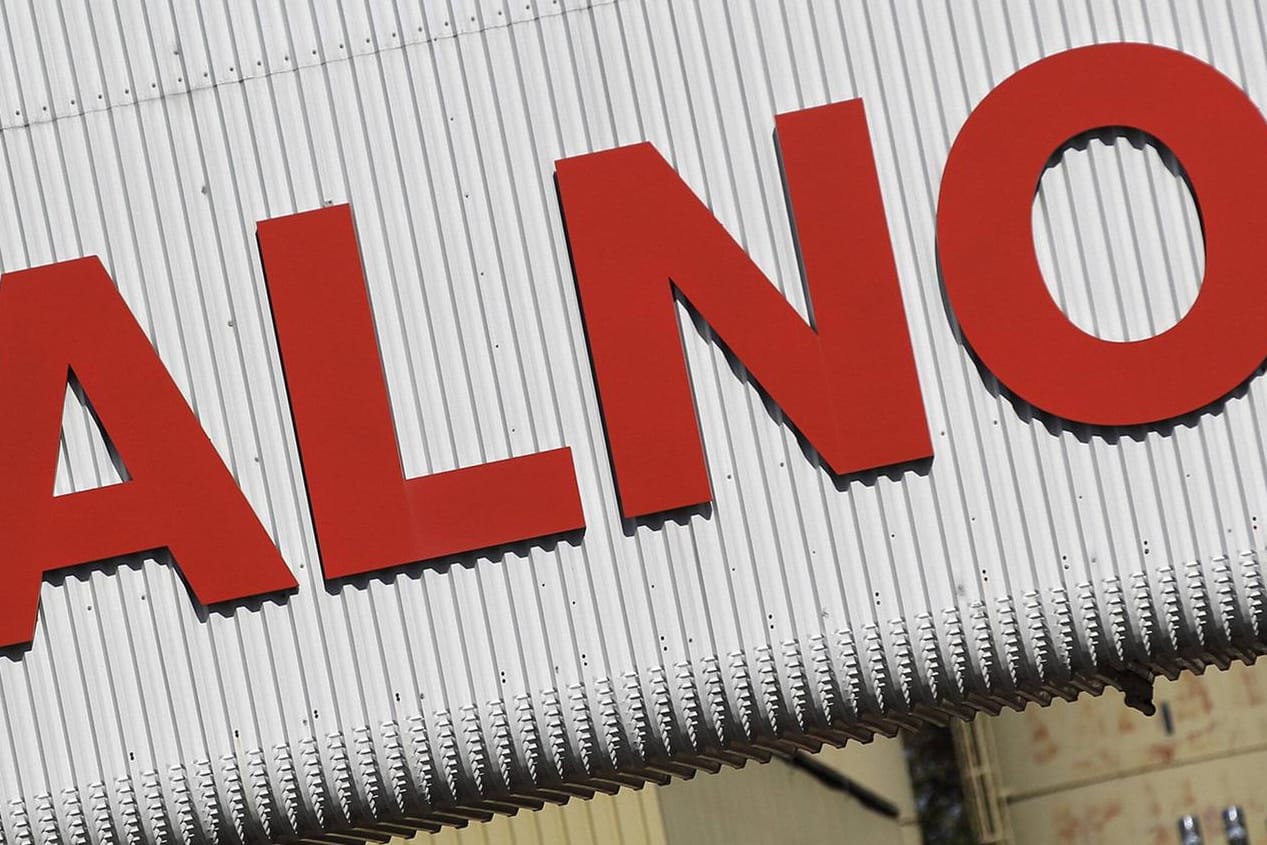 Alno-Logo auf dem Firmengelände in Pfullendorf (Symbolbild): Der Küchenbauer darf sich in Eigenregie sanieren.