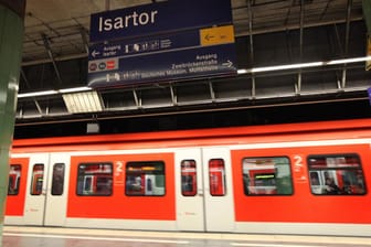 S-Bahn am Isartor (Symbolbild): Die 57-Jährige legte sich mit Reisenden, Sicherheitskräften und der Bundespolizei an.