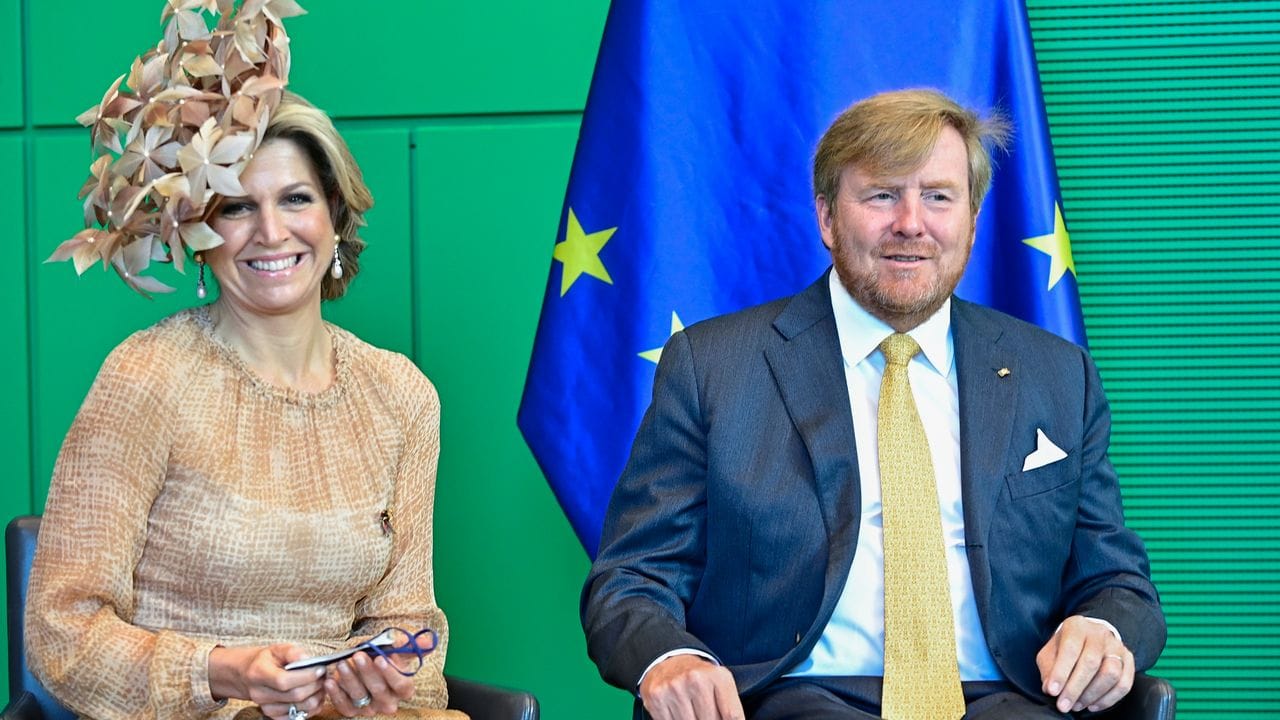 König Willem-Alexander der Niederlande (r) und Königin Máxima im Reichstagsgebäude des Deutschen Bundestags. König Willem-Alexander der Niederlande (r) und Königin Máxima im Reichstagsgebäude des Deutschen Bundestags.