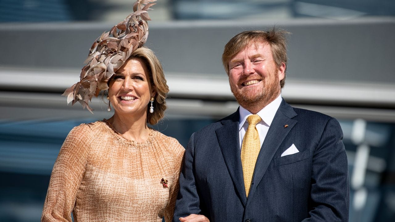 Gute Laune: König Willem-Alexander und Königin Máxima auf der Dachterrasse des Deutschen Bundestags. Gute Laune: König Willem-Alexander und Königin Máxima auf der Dachterrasse des Deutschen Bundestags.