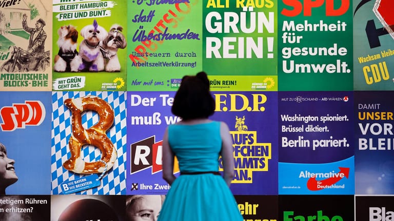 Impressionen von Wahlplakaten im Haus der Geschichte in Bonn: Einige Parteien gehen sehr transparent mit Spenden um, andere nicht.