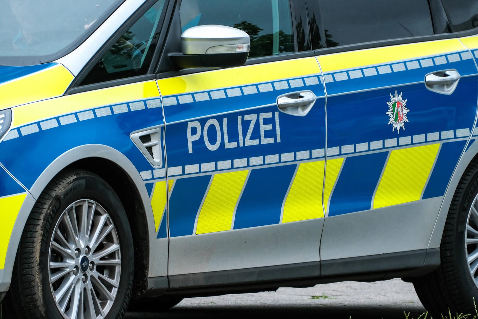 Ein Polizeiauto (Symbolbild): Auswertungen von Encrochat brachten Ermittlern wertvolle Daten.