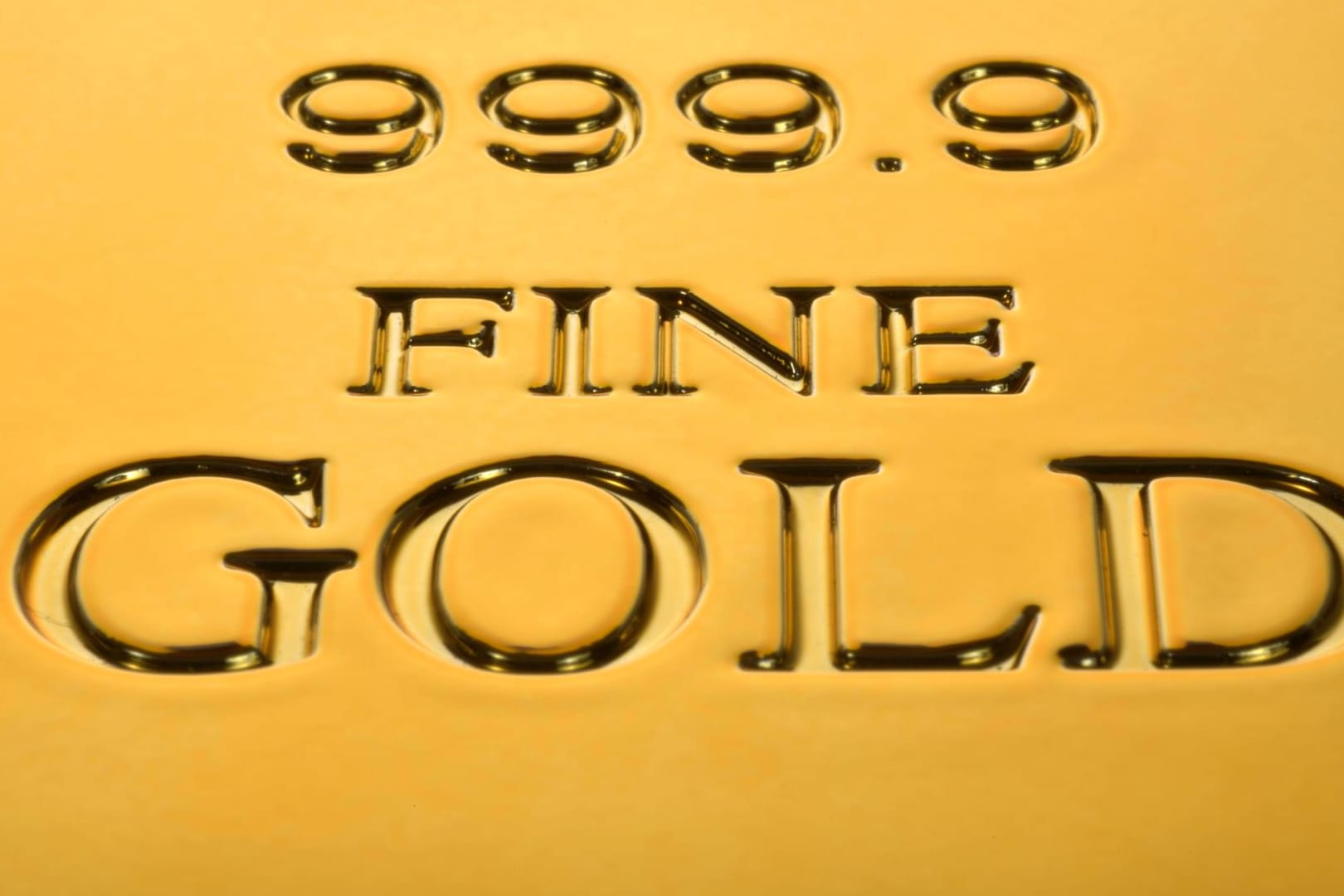 Ein Goldbarren (Symbolbild): Gegen den Goldhändler PIM wird wegen des Verdachts auf Betrug ermittelt. Ein Goldbarren (Symbolbild): Gegen den Goldhändler PIM wird wegen des Verdachts auf Betrug ermittelt.