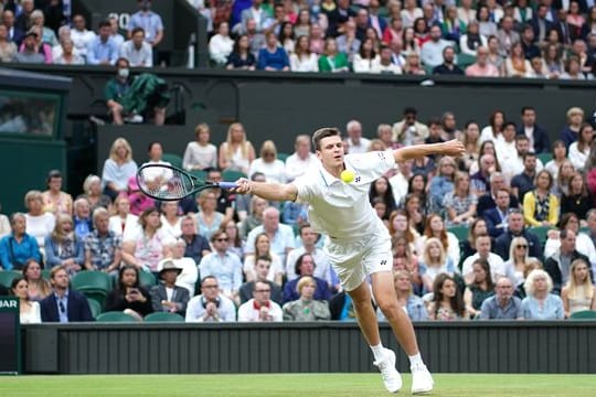Der Pole Hubert Hurkacz konnte die Achtelfinal-Begegnung gegen den Russen Daniil Medwedew für sich entscheiden.