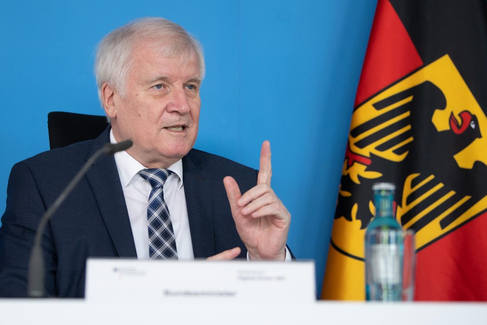 Horst Seehofer: Der Bundesinnenminister hält die Diskussion um das Buch von Annalena Baerbock für übertrieben.