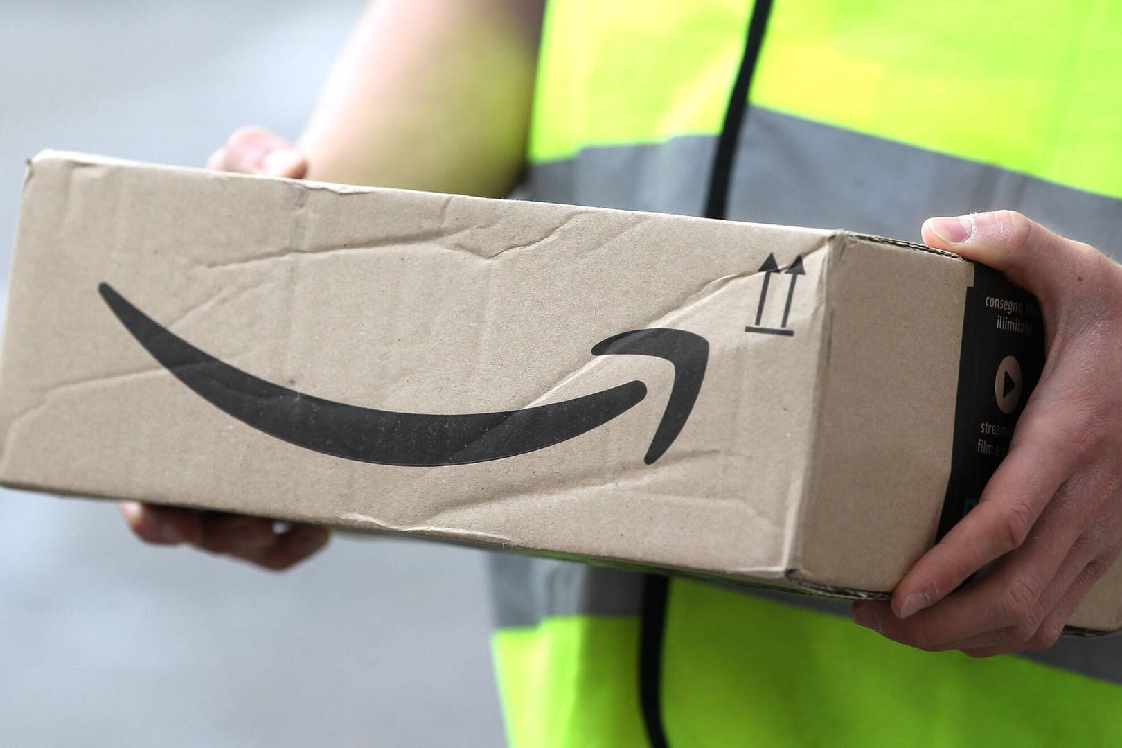 Amazon-Paketzustellung (Symbolbild): Der Amazon-Umsatz konnte kräftig zulegen.