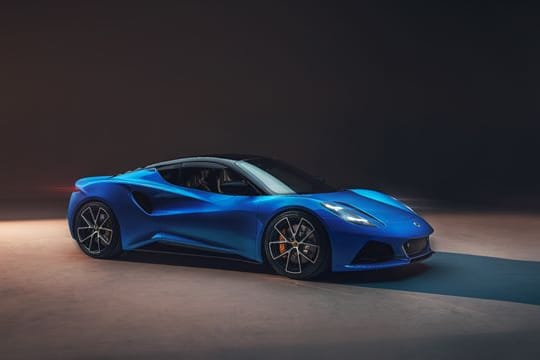 Rollt im Frühjahr 2022 auf die Straße: Lotus hat sein neues Modell Emira präsentiert.