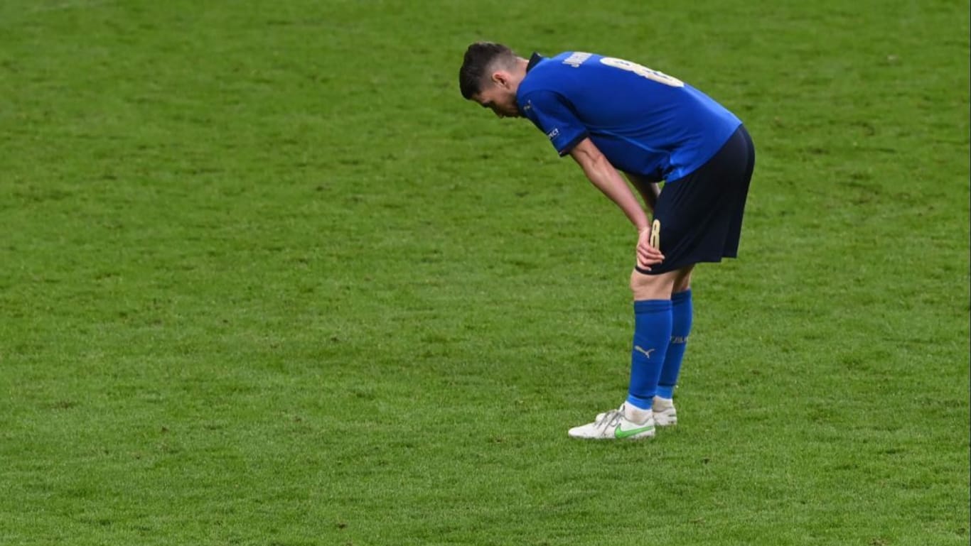 Der Moment der größten Anspannung: Italiens Mittelfeldspieler Jorginho vor seinem Elfmeterschuss.