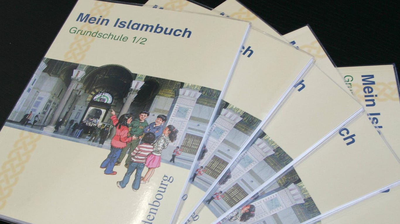 Grundschul-Lehrbuch für den Islamunterricht: 2009 startete das Fach in Bayern als Modellversuch.
